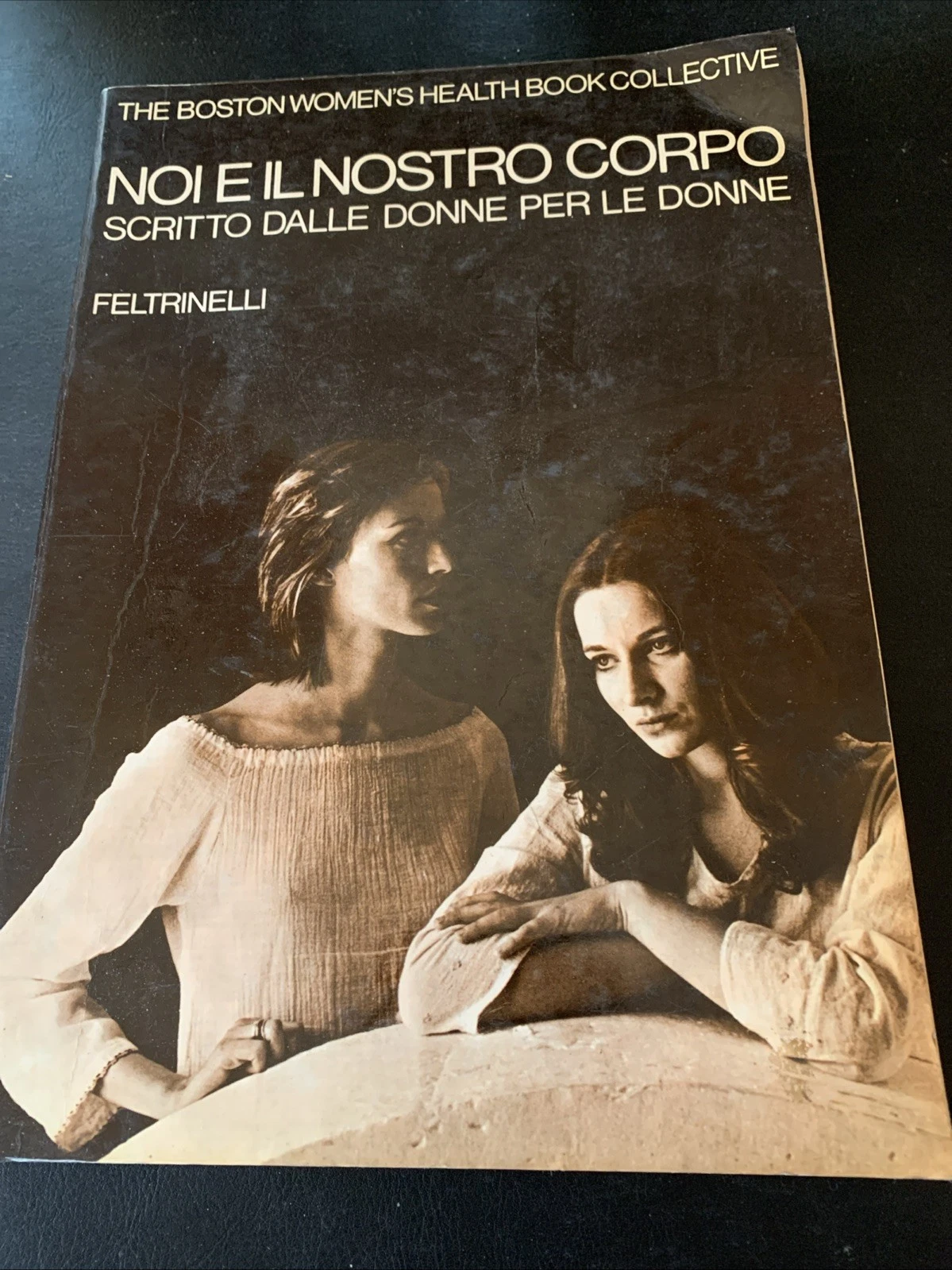 Copertina del libro "Noi e il nostro corpo" di The Boston women's health book collective